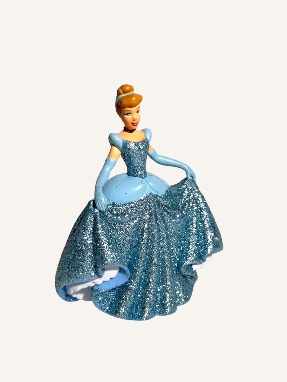 Figura Cenicienta brillo