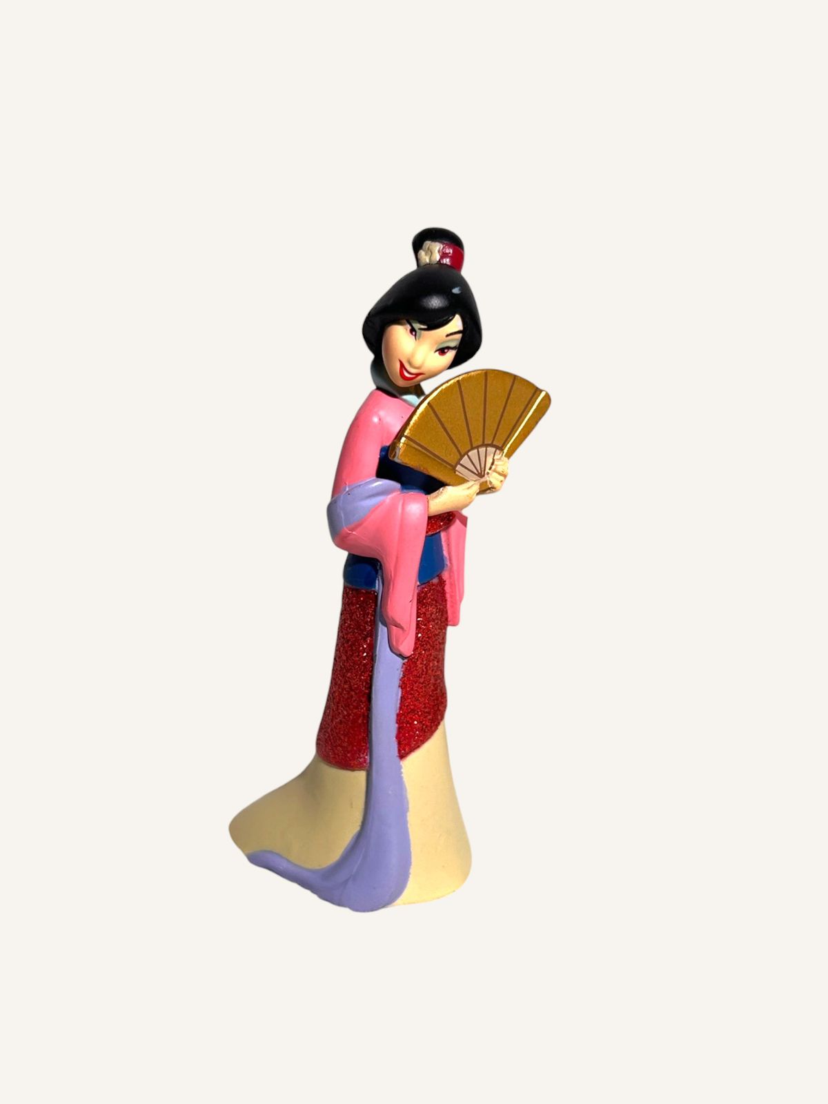 Figura Mulan con brillos